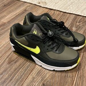 Nike Air Max 90 Leather Army Green sneaker boys 3.5 big boy DV367-200